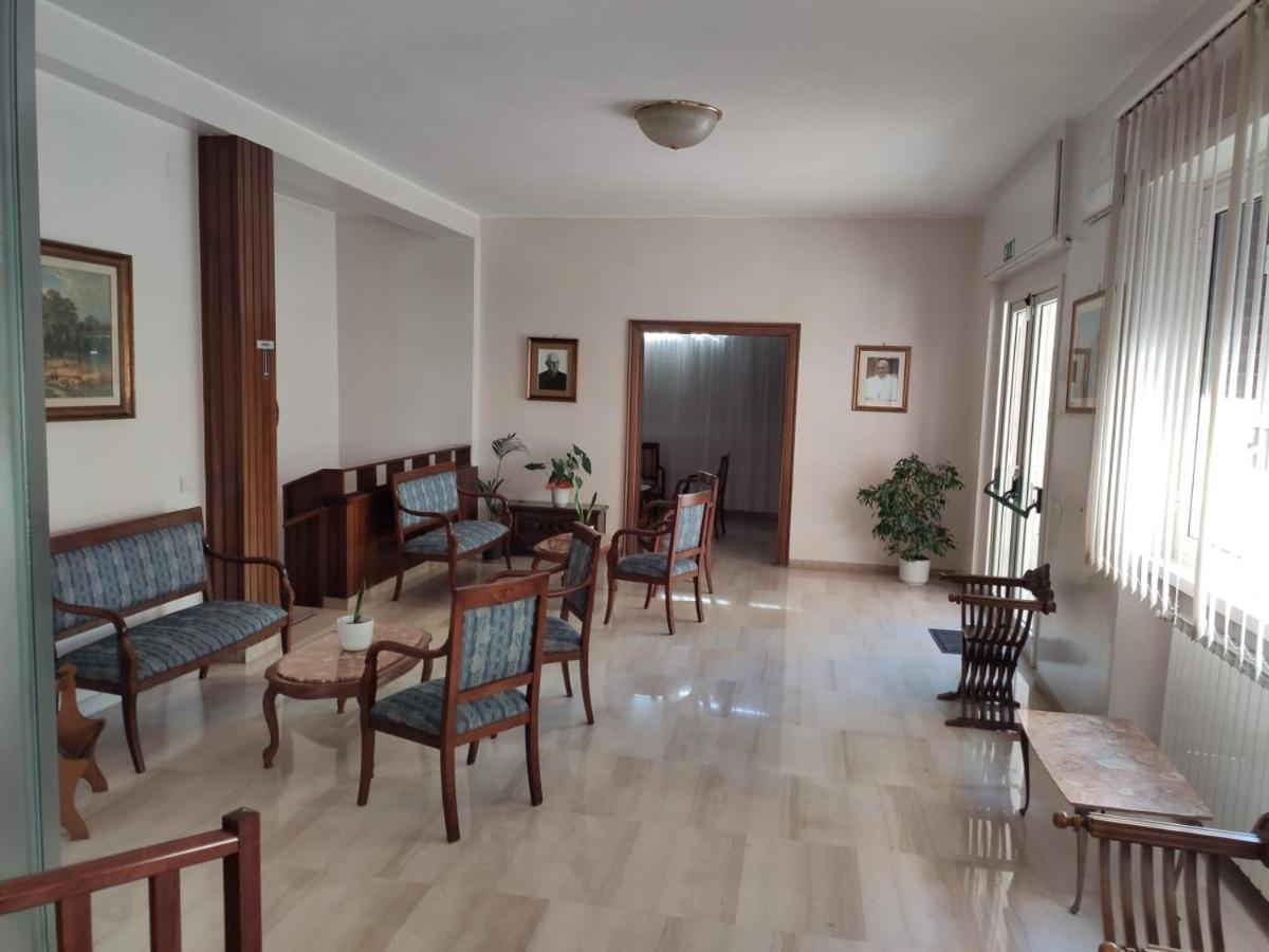 Отель San Juan De Ribera, Casa Per Ferie Рим Экстерьер фото