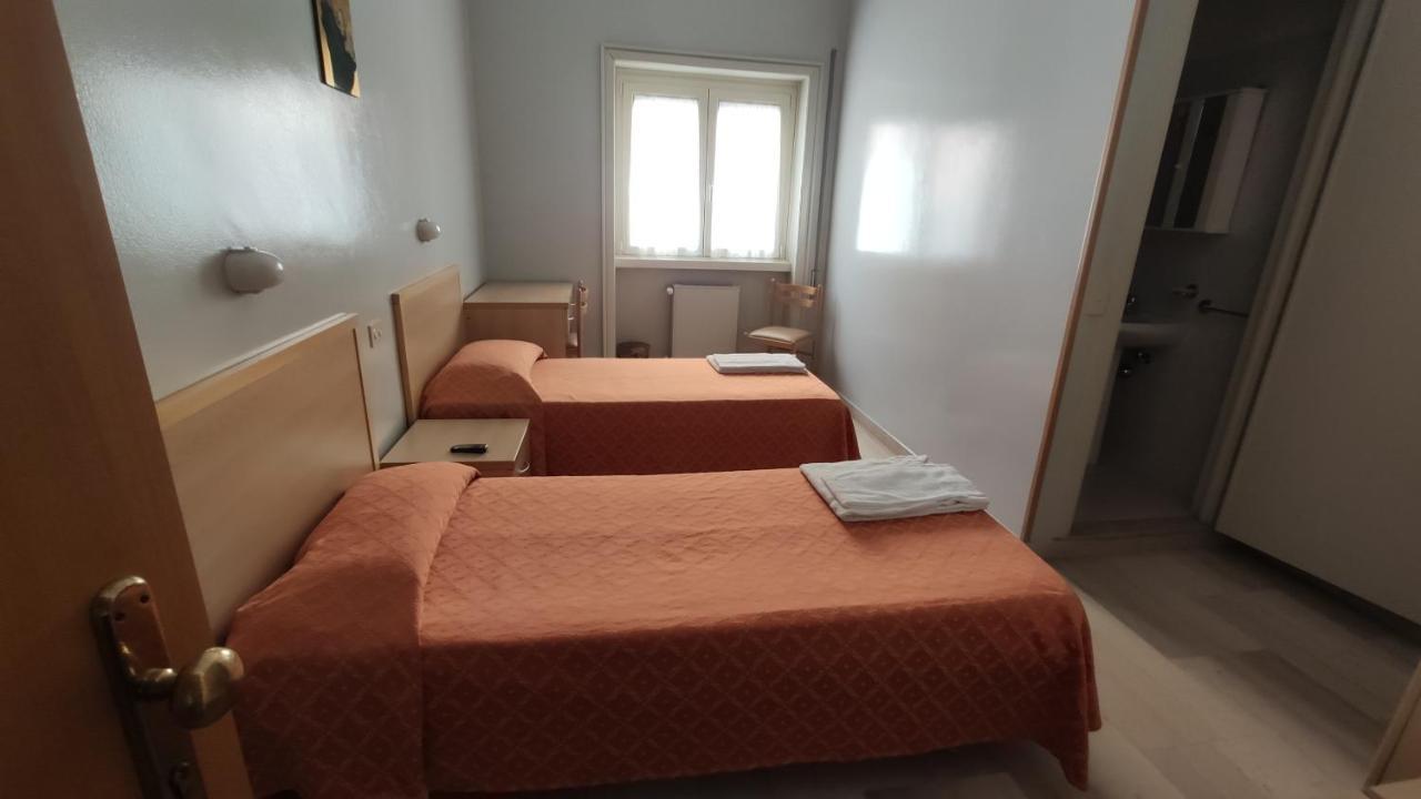 Отель San Juan De Ribera, Casa Per Ferie Рим Экстерьер фото