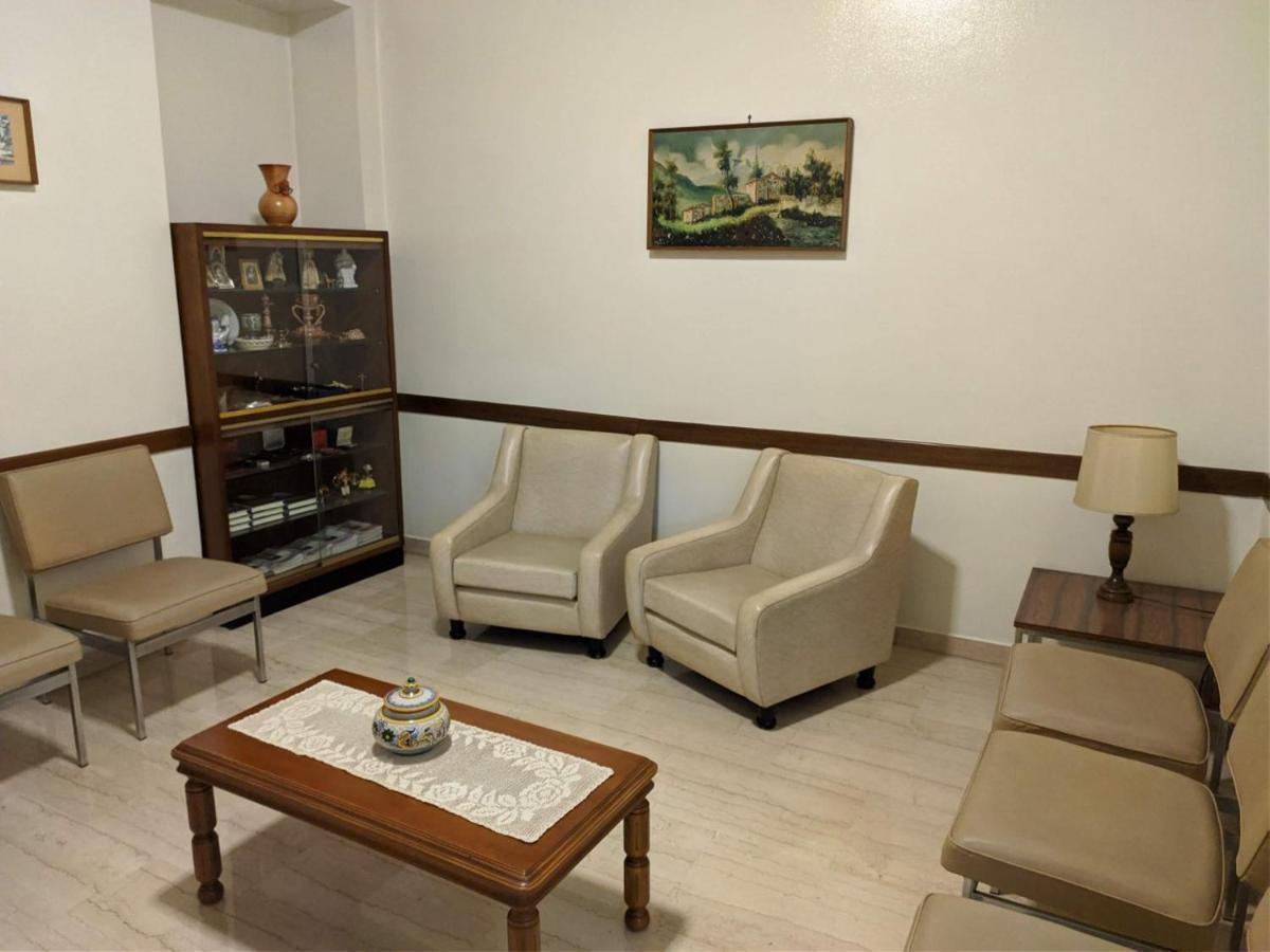 Отель San Juan De Ribera, Casa Per Ferie Рим Экстерьер фото