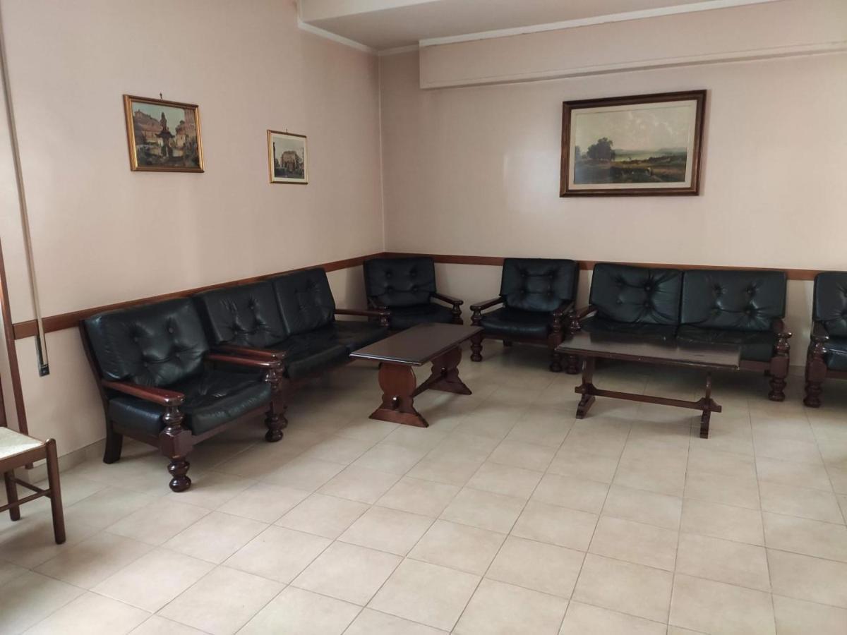 Отель San Juan De Ribera, Casa Per Ferie Рим Экстерьер фото