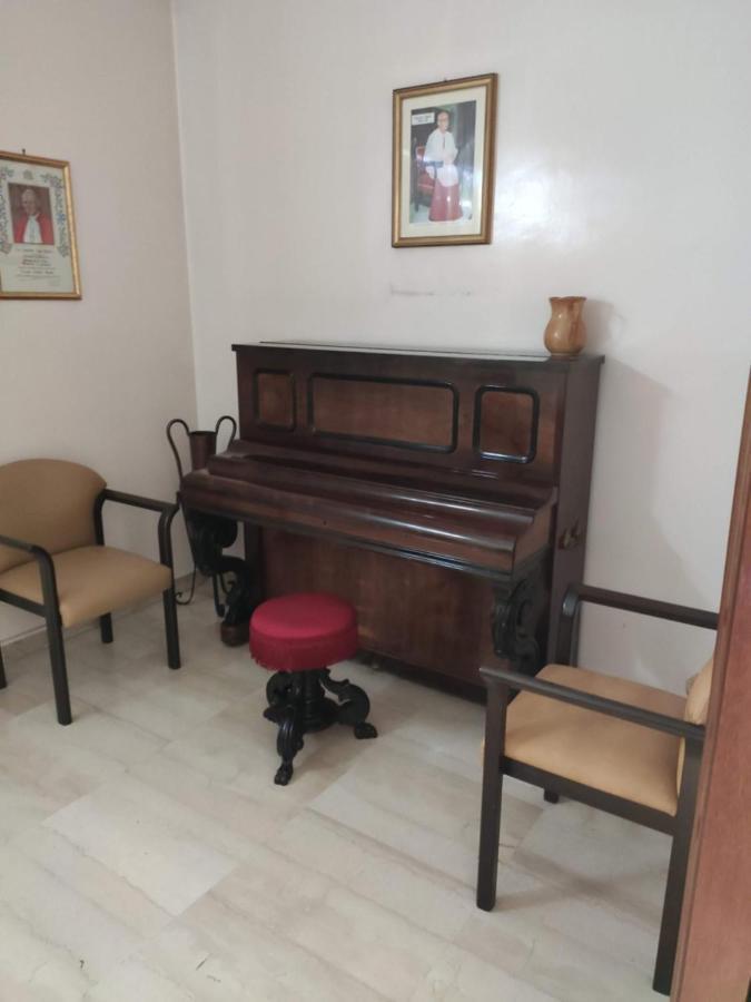 Отель San Juan De Ribera, Casa Per Ferie Рим Экстерьер фото