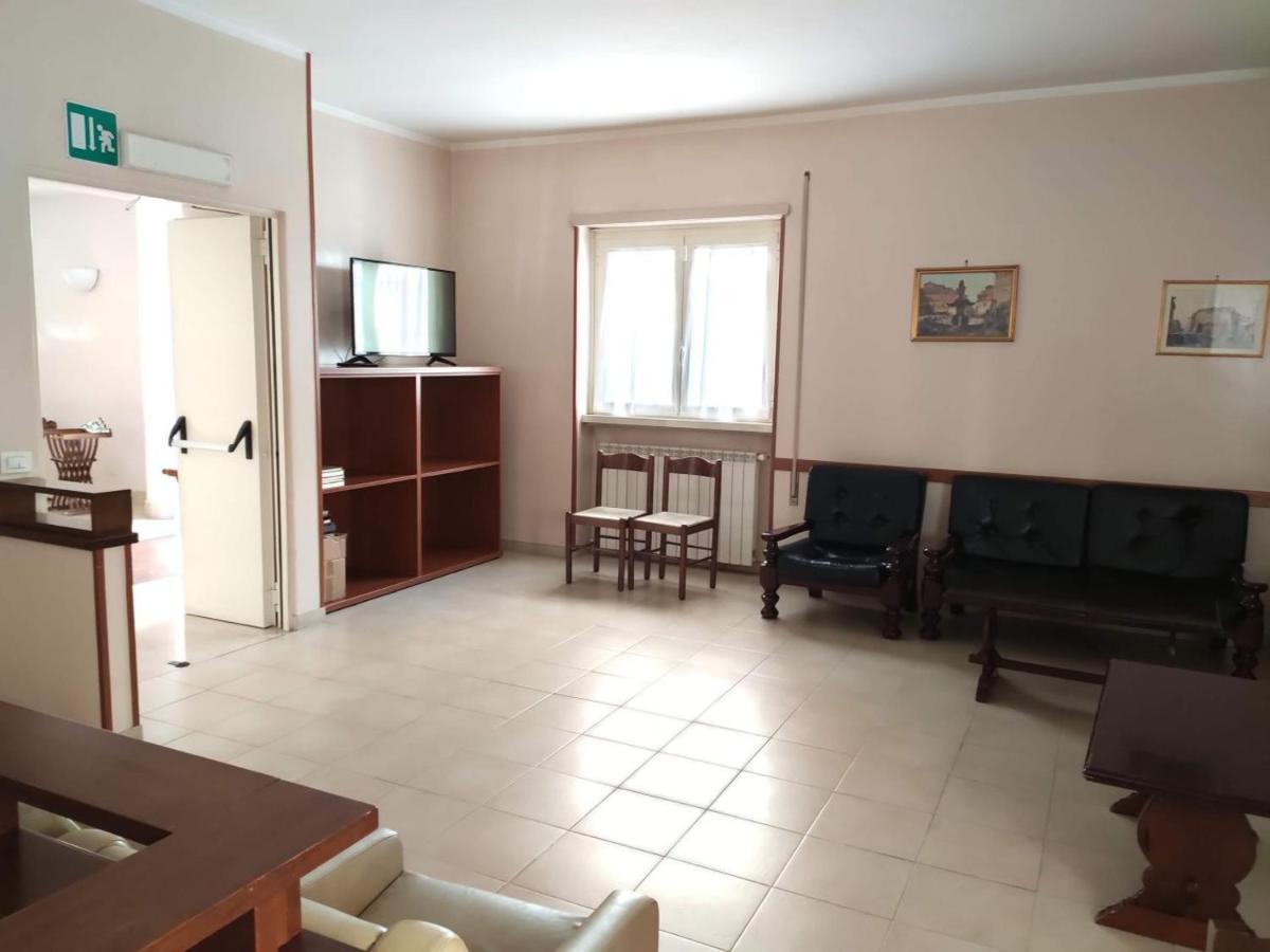 Отель San Juan De Ribera, Casa Per Ferie Рим Экстерьер фото