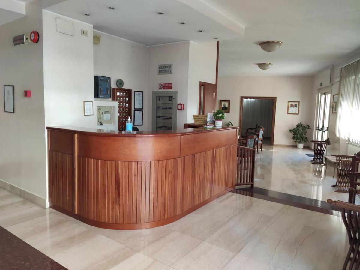 Отель San Juan De Ribera, Casa Per Ferie Рим Экстерьер фото